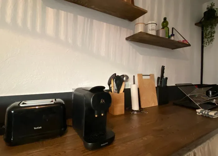 Belle Marina En Bord D'etang